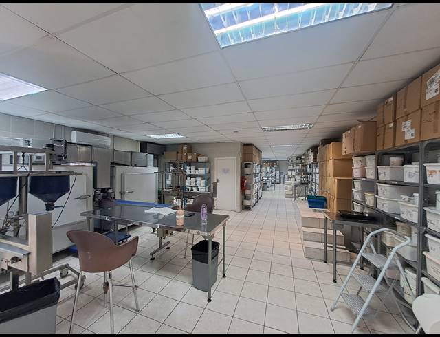 750M² OFFICE FOR SALE IN BRAMLEY